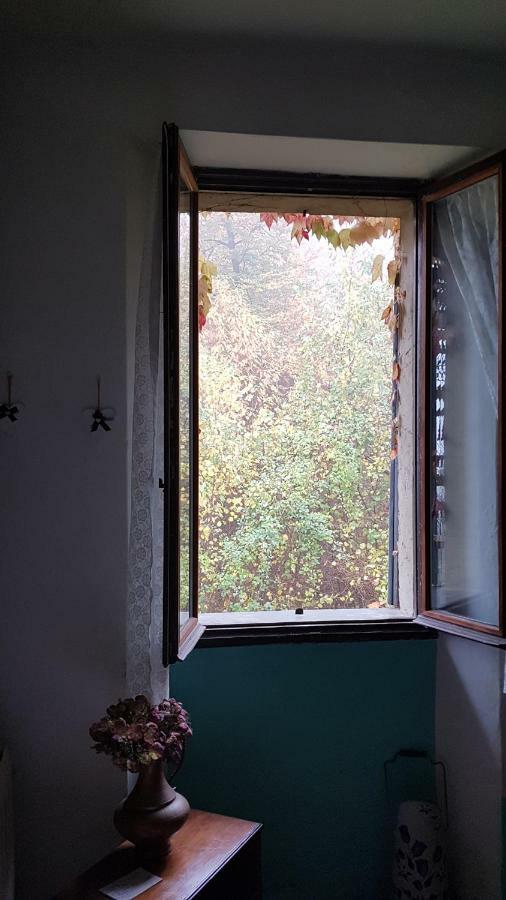 B&B Il Gatto Nero Castelveccana ภายนอก รูปภาพ