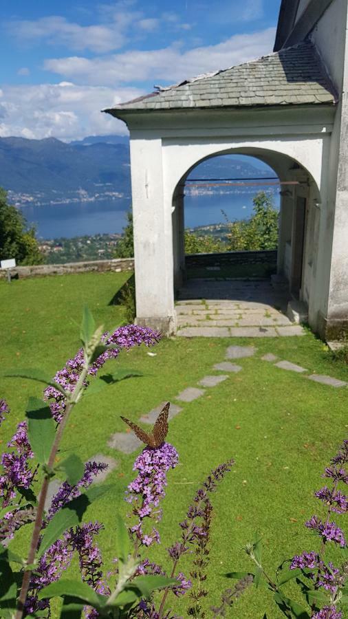 B&B Il Gatto Nero Castelveccana ภายนอก รูปภาพ
