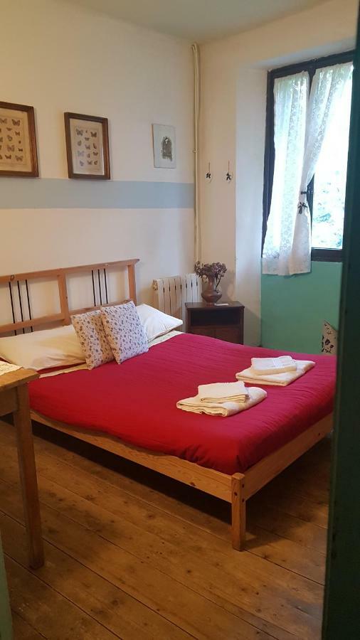 B&B Il Gatto Nero Castelveccana ภายนอก รูปภาพ